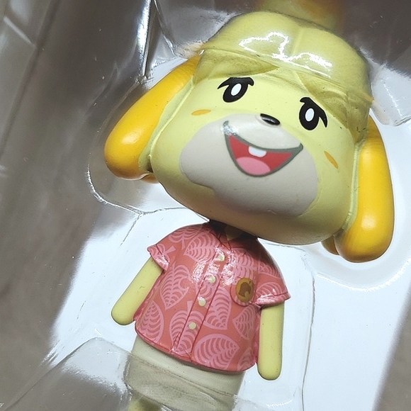 Hallmark Nintendo Animal Crossing Isabelle Christmas Ornament - Picture 4 of 11